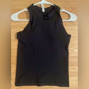 ✨XS Athleta✨ great condition black racerback top!